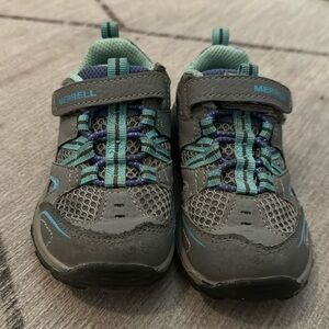 Little girls size 7.5 Merrell hiking shoes